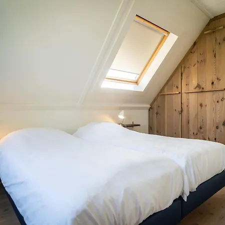 빌라 Texel Getaway With Whirlpool