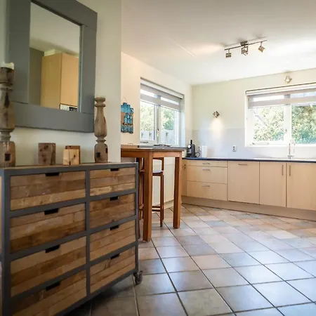 Texel Getaway With Whirlpool *
