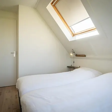 Texel Getaway With Whirlpool 빌라 데쿠크