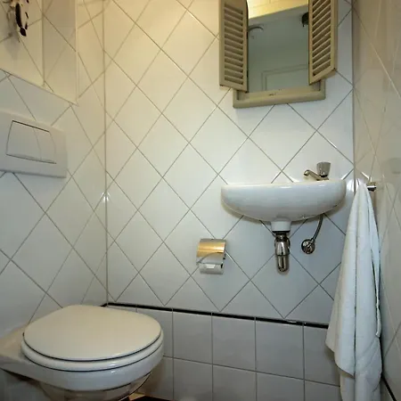 Texel Getaway With Whirlpool *