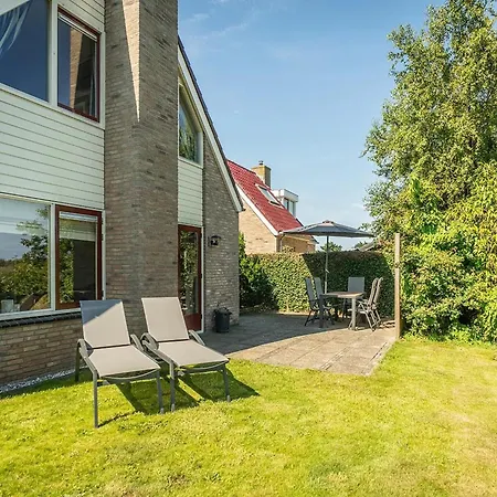 빌라 Texel Getaway With Whirlpool *